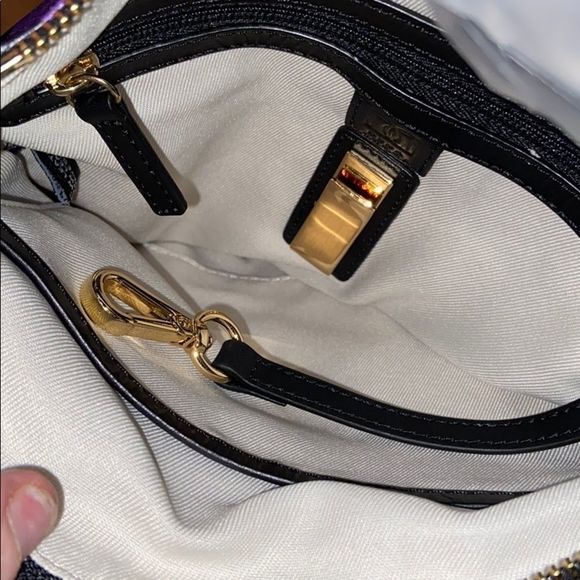 Crossover.  NWT DD 💯 leather trim - Picture 5 of 10